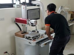 『彰化縣花壇鄉』TLS400-60W光纖雷射打標雕刻機